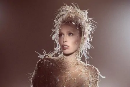 Miley Cyrus Album Review - Something Beautiful